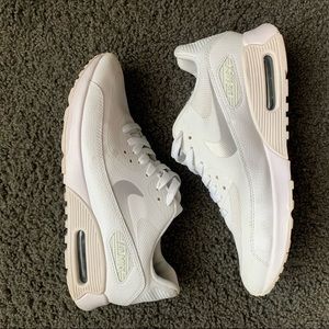 Nike air maxes